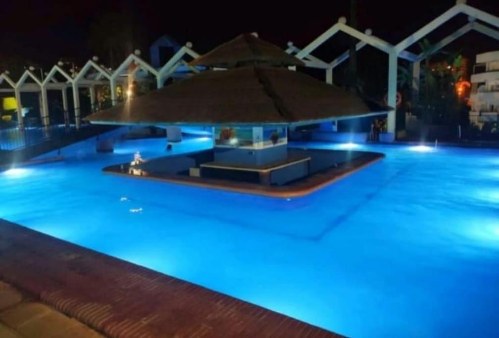 360° Seaview Benalbeach Apartment เบนัลมาเดนา ภายนอก รูปภาพ