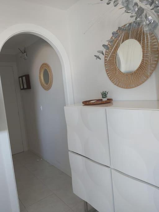 360° Seaview Benalbeach Apartment เบนัลมาเดนา ภายนอก รูปภาพ